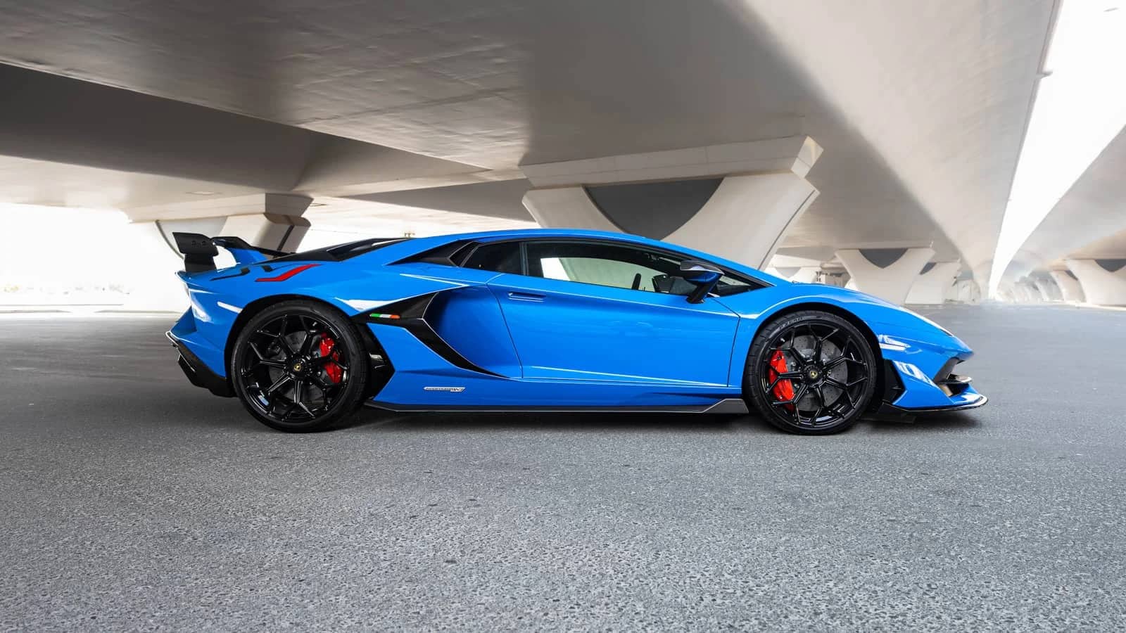 Aventador SVJ Blue - Sports Car